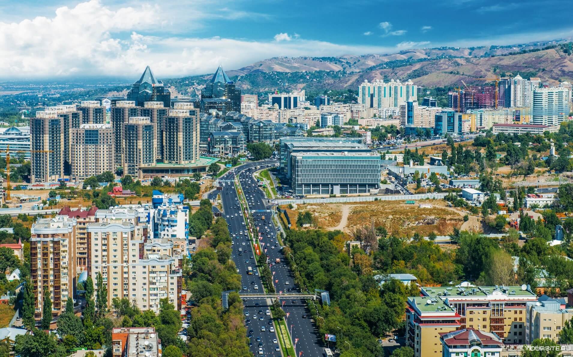 مەملەكەت باسشىسى: ەلەكتروموبيلدەرگە ارنالعان ينفراقۇرىلىمدى دامىتۋ قاجەت