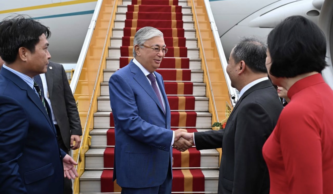 پرەزيدەنت ۆەتنام سوتسياليستىك رەسپۋبليكاسىنا رەسمي ساپارمەن باردى