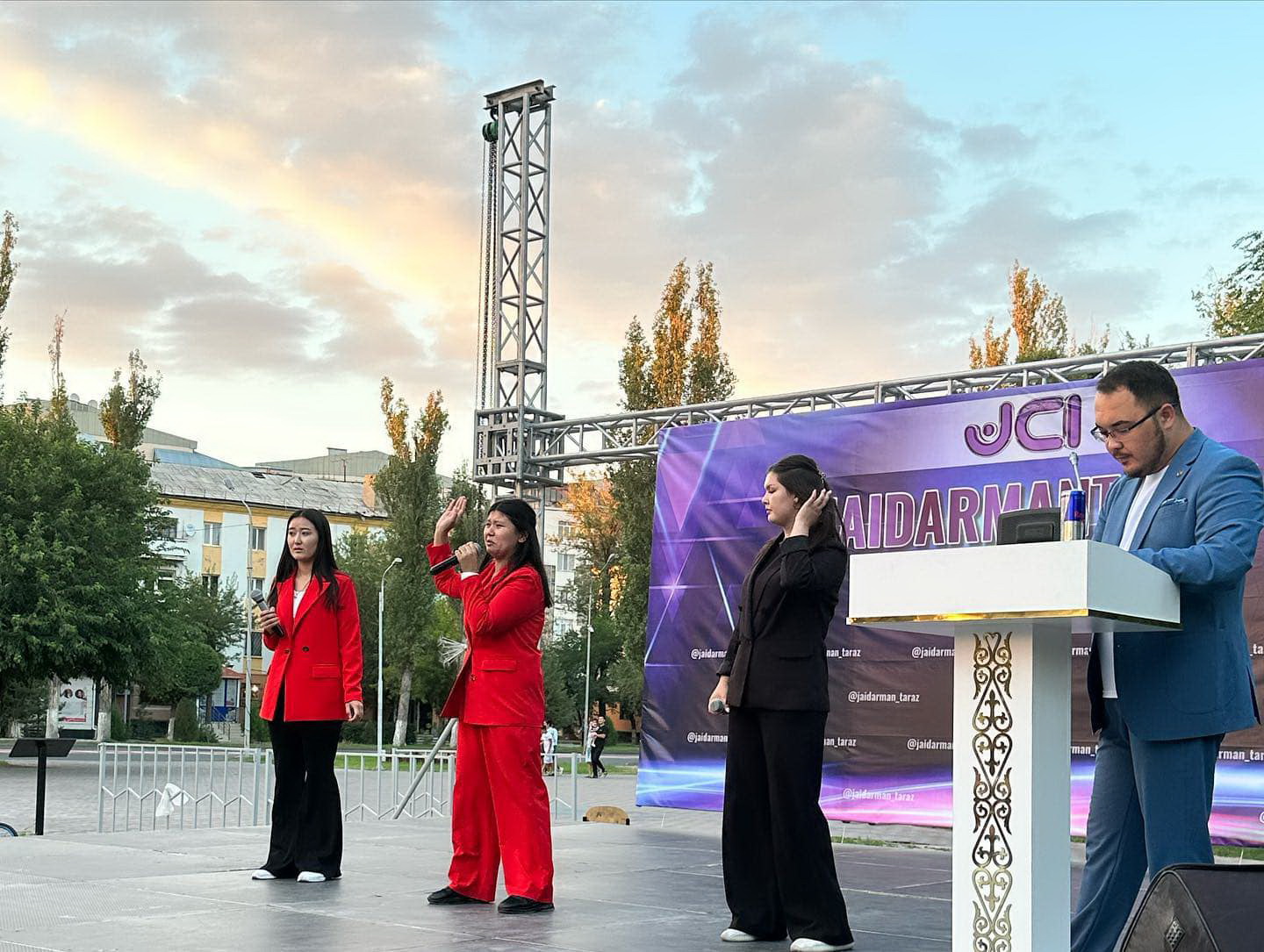 اشىق اسپان استىنداعى ءازىل