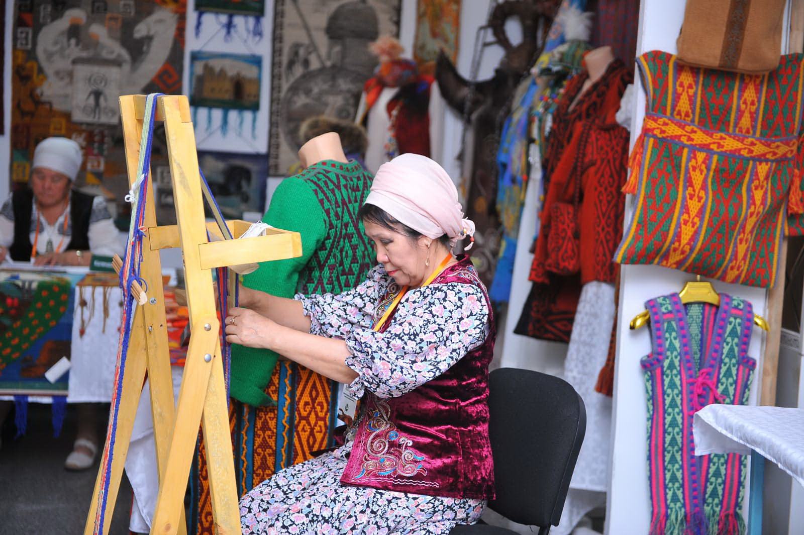 جىبەك جولىنداعى جارمەڭكە