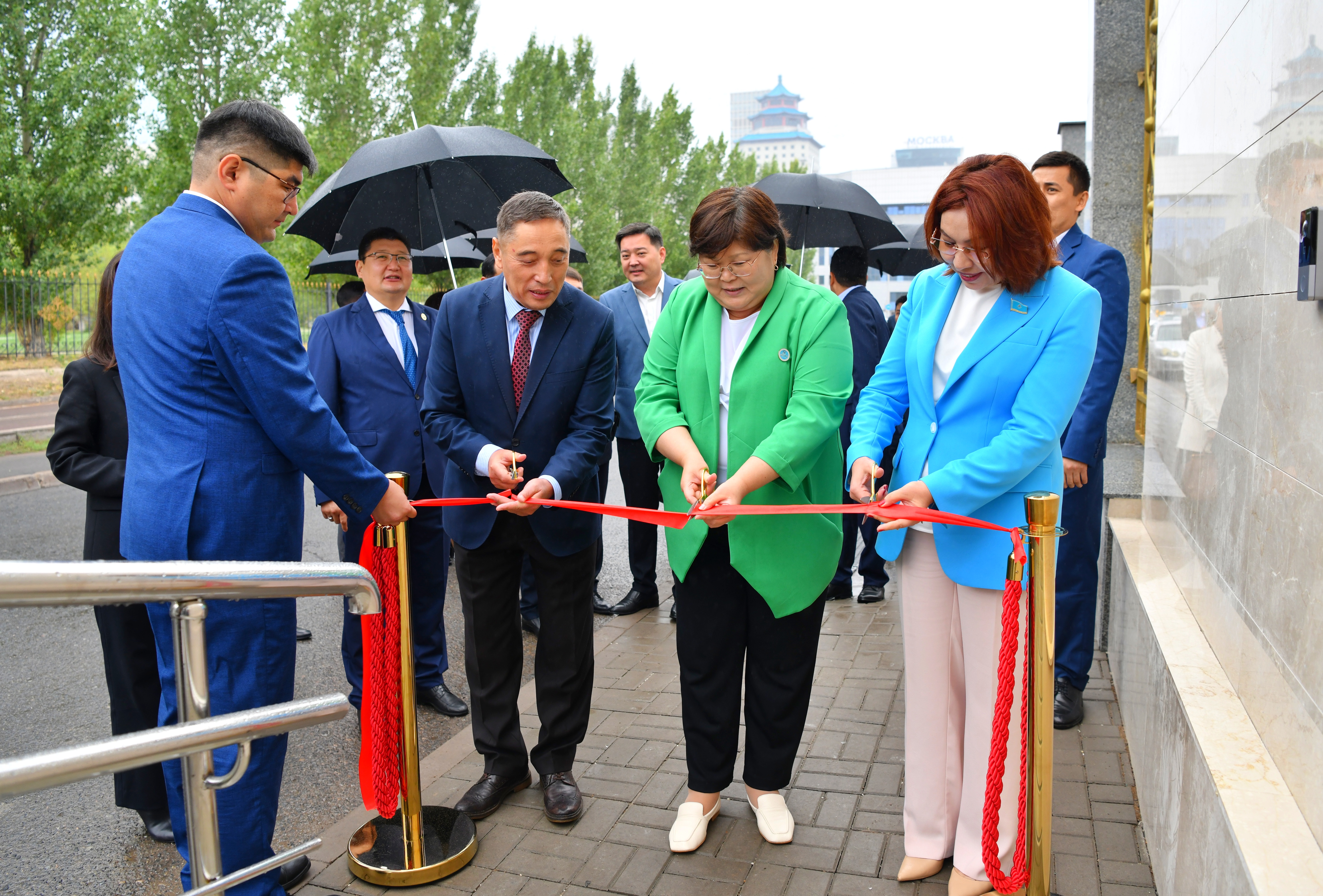 كونستيتۋتسيالىق سوت: حالىققا قىزمەت كورسەتۋدىڭ ءتيىمدى جوباسى باستالدى