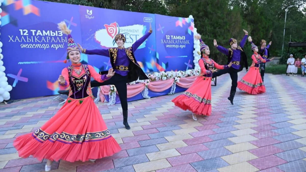 «ءبىز جانباساق لاپىلداپ...»