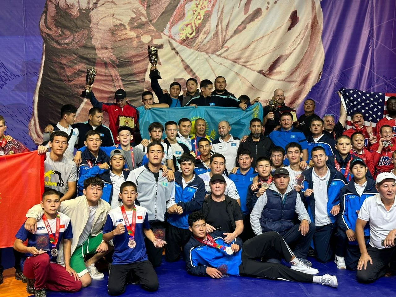 ەركىن كۇرەس