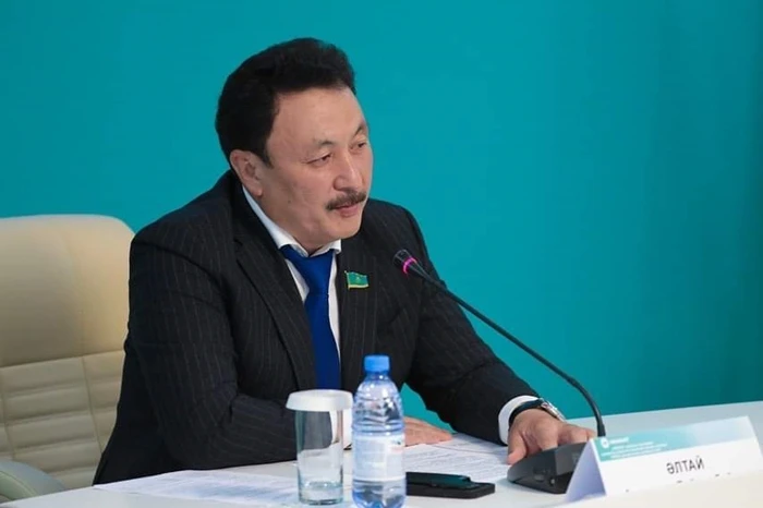 جات اعىم جەتەگىندەگىلەر ەلدى اداستىرعىسى كەلەدى – دەپۋتات