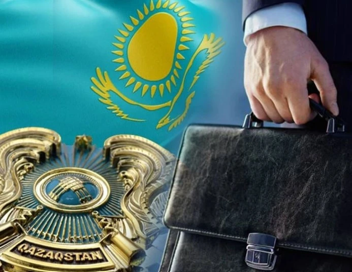 مەملەكەتتىك قىزمەتشى: ۇستىنى مەن ۇستانىمى