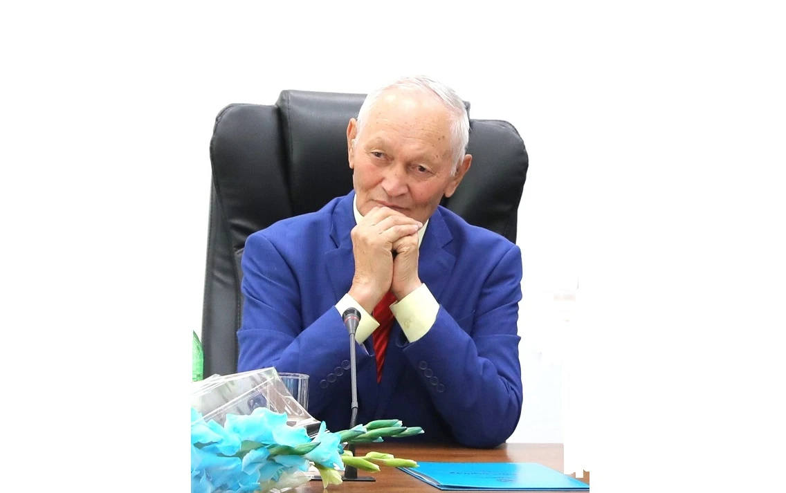 پەرنەباي دۇيسەنبين, جازۋشى, حالىقارالىق «الاش» ادەبي سىيلىعىنىڭ لاۋرەاتى:  ءبىرتۋار تۇلعالارمەن سىرلاسۋدىڭ ءجونى بولەك