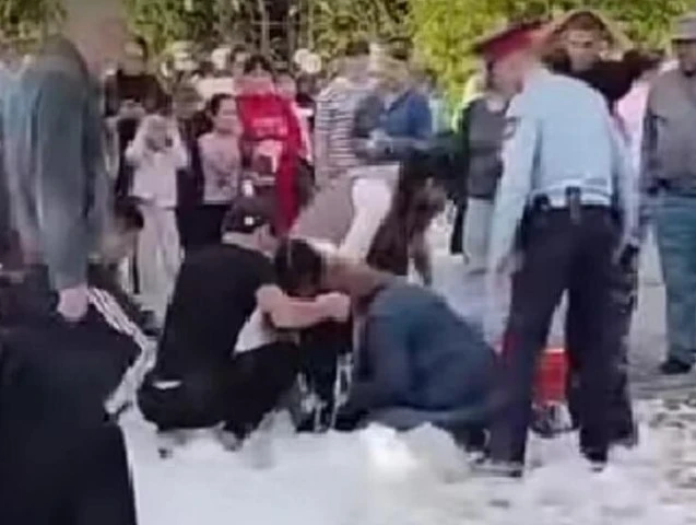 بالا ولىمىنە اكەلگەن بەيقامدىق