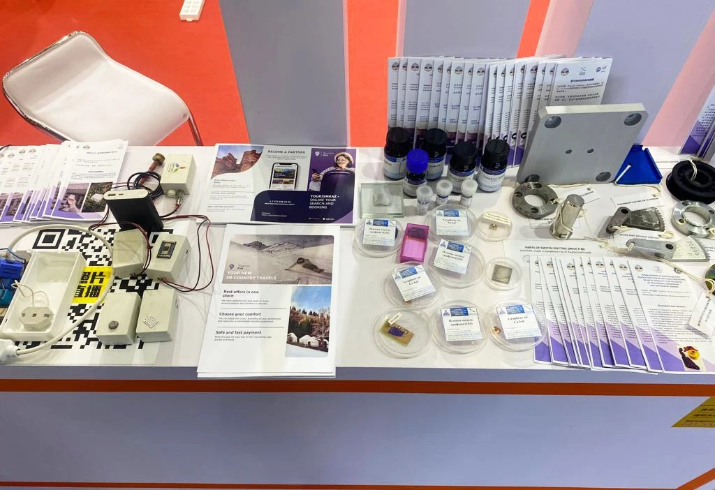 قازۇۋ عالىمدارى شانحاي جارمەڭكەسىندە يننوۆاتسيالىق جوبالارىن تانىستىردى