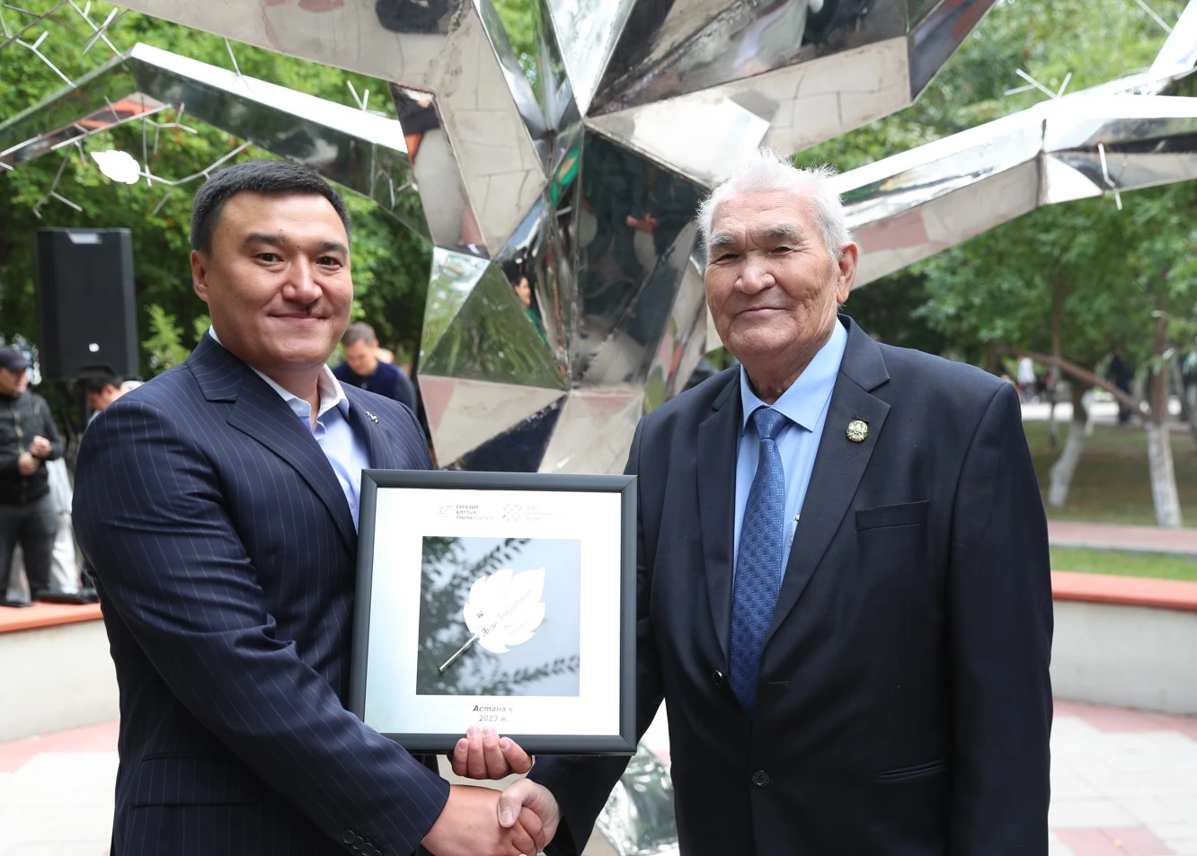 كاسىپكەر قورعا قارجى قۇيدى