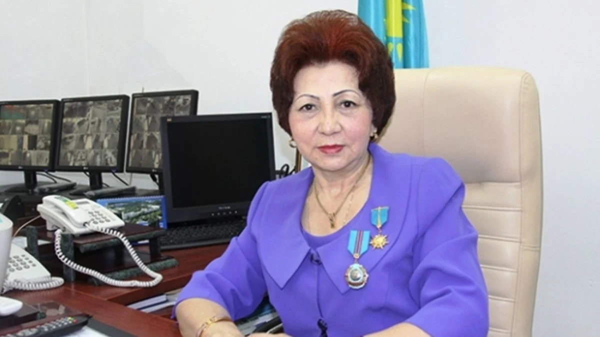 اياگۇل ميرازوۆا: قاي زاماندا قازاقتىڭ قىزى قارا جامىلىپ, بۇركەنىپ ەدى...