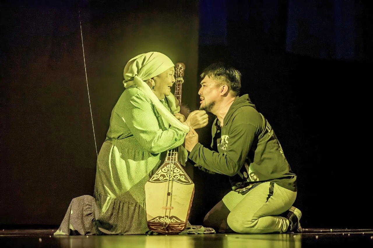 «قوس مۇڭلىق» – قوعام شىندىعى