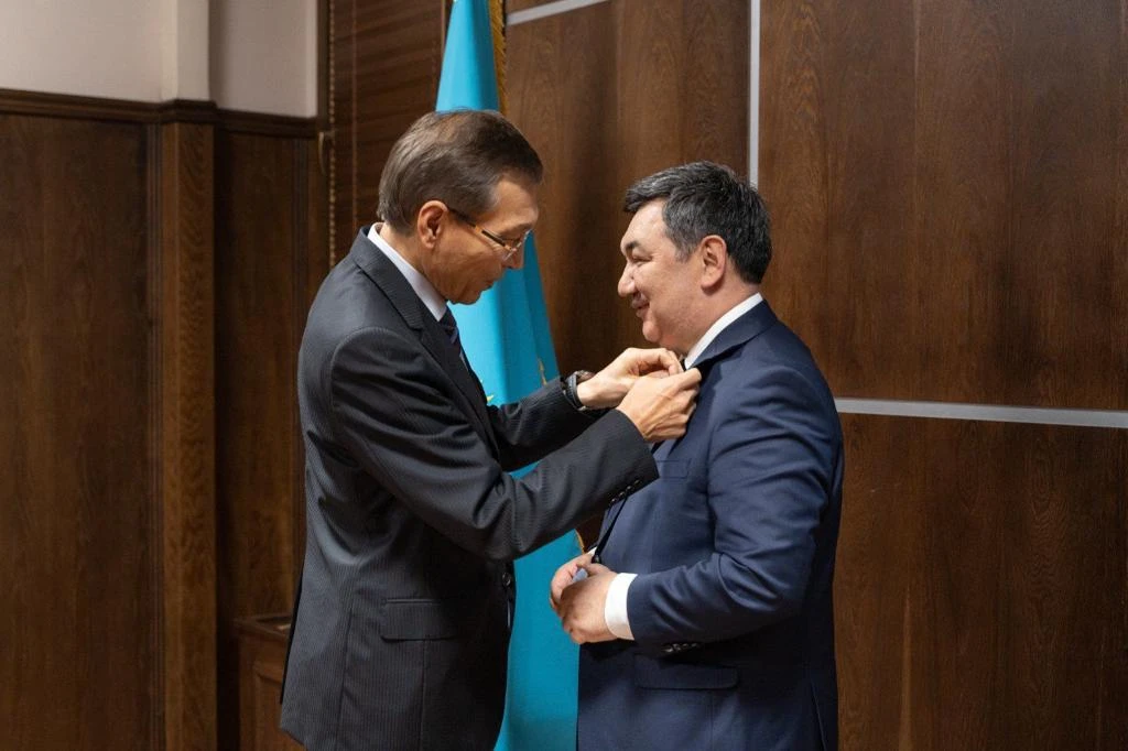 كوميسسيا وتىرىسى ءوتتى