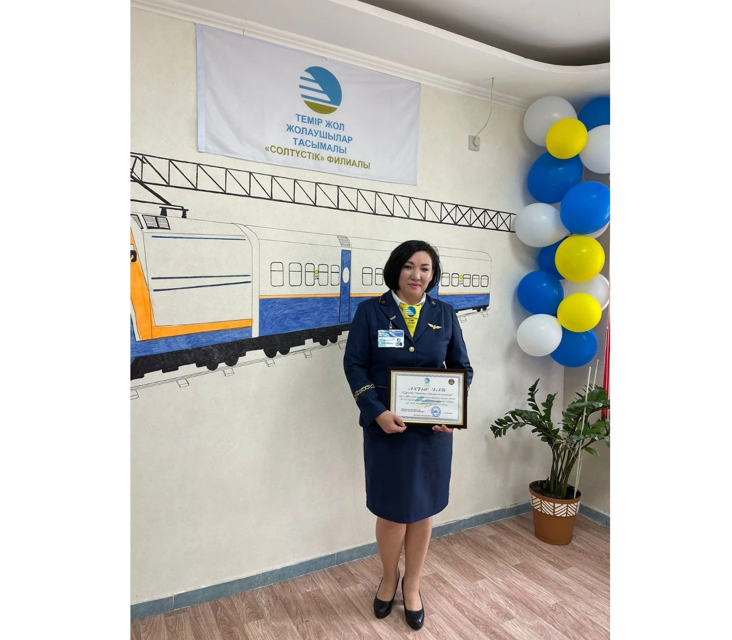 جولسەرىك ءانشى: پويىزدا جولاۋشىلار تانىپ, ءان ايتىپ بەرۋىمدى سۇرايدى, تويعا شاقىراتىندار دا بار