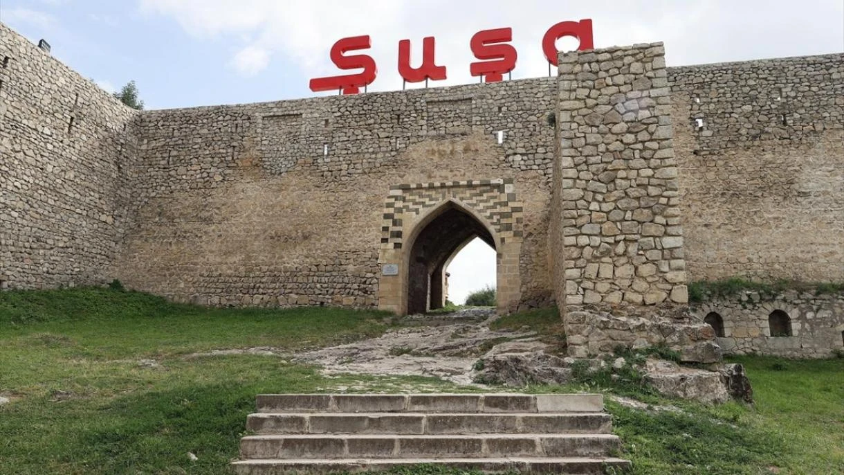 شۋشانىڭ ەلورداداعى كۇندەرى