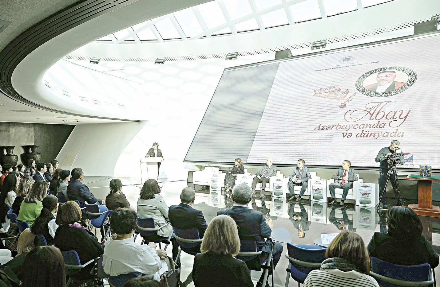 اباي شىعارمالارى – ازەربايجان تىلىندە