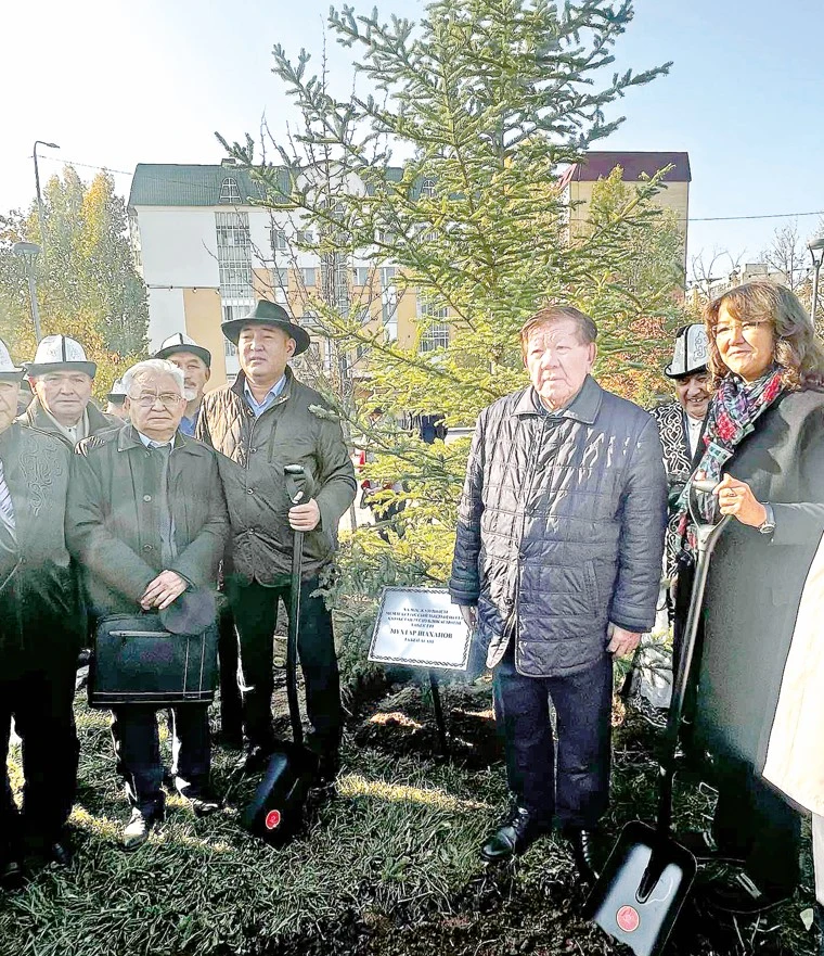 اقىنمەن كەزدەستى