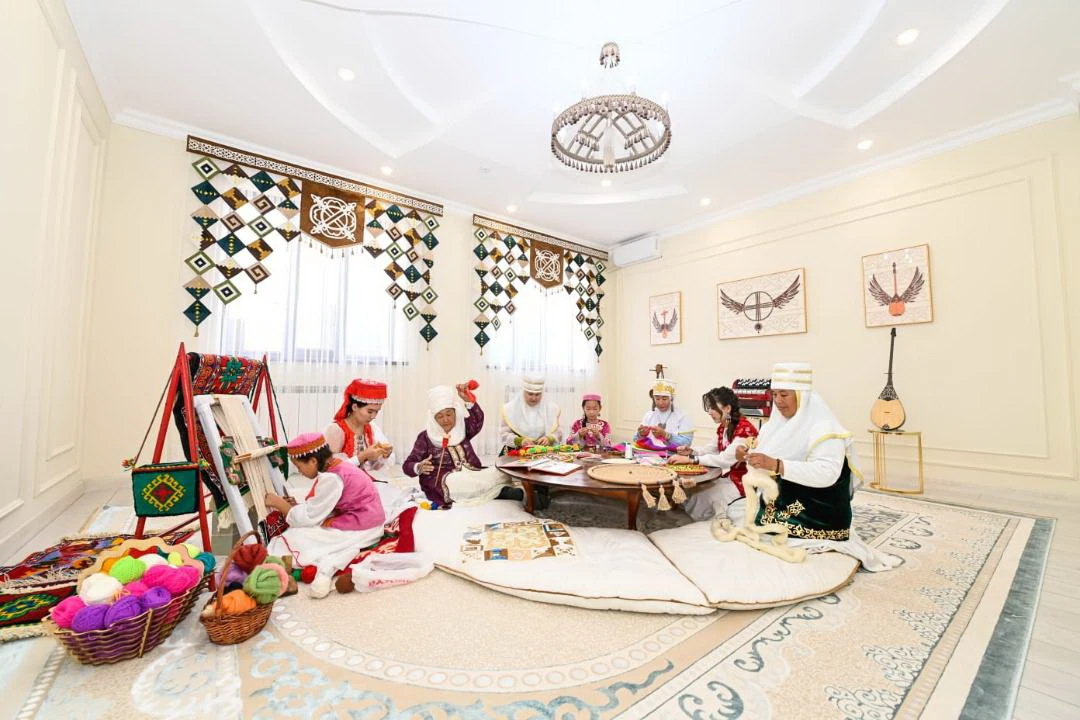 ۇلتتىق ءداستۇر بارىنەن بيىك