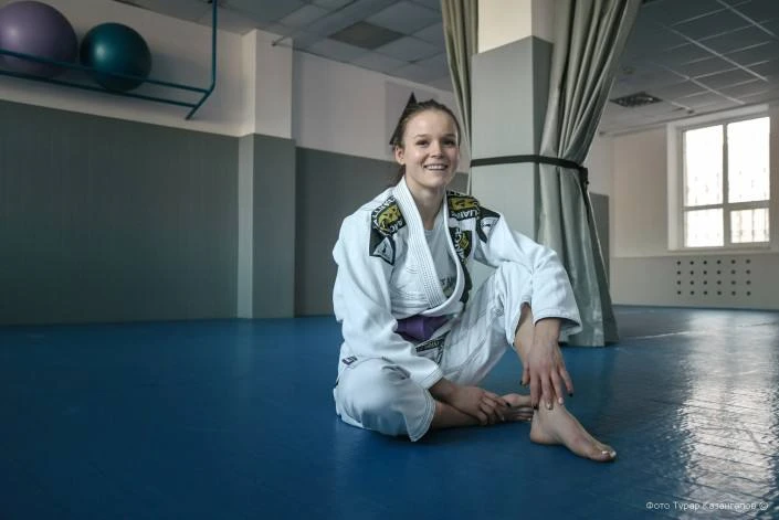 گالينا دۋۆانوۆا ازيا ويىندارىنىڭ التىنى ءۇشىن بەلدەسەدى