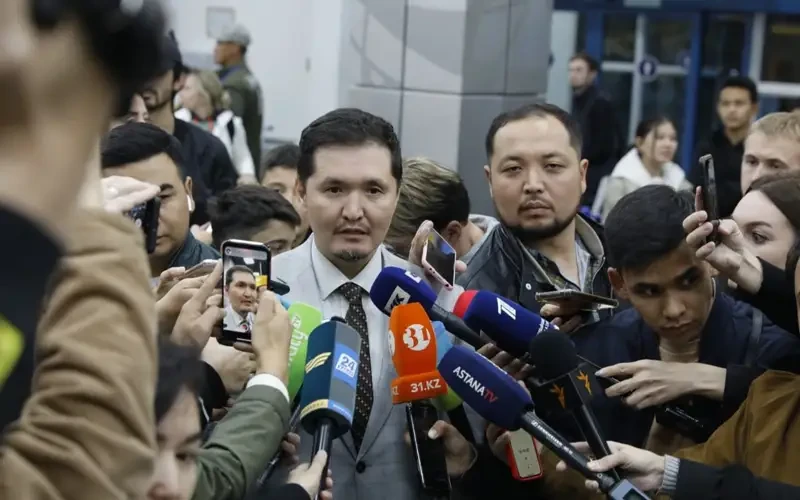 124 ازامات ەلگە ورالدى