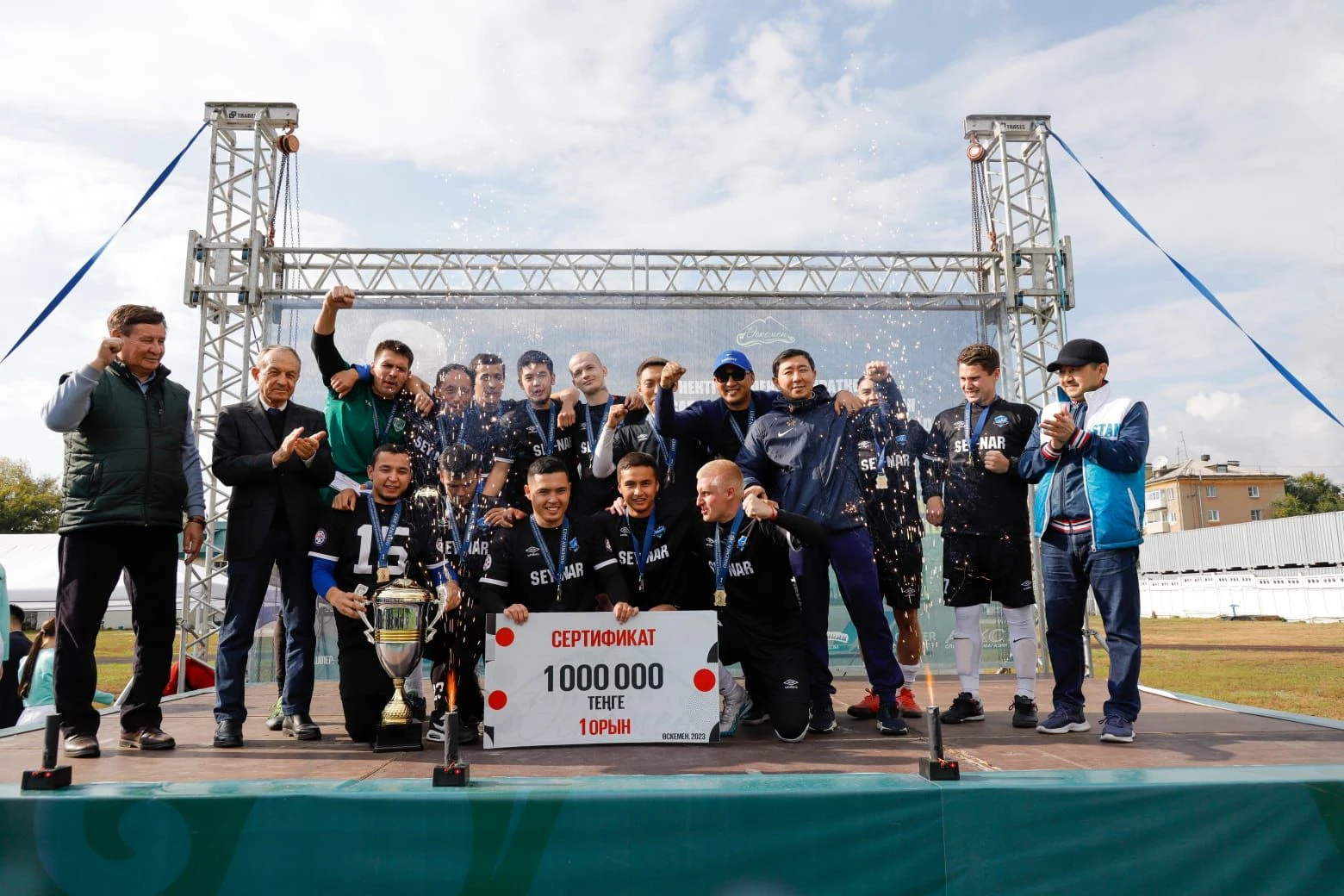 مەملەكەت قايراتكەرىن ەسكە الۋ ءتۋرنيرى