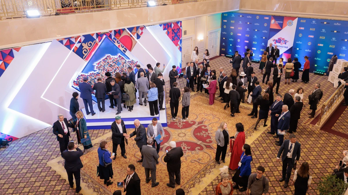 لەبىزدەر لەگى: تۇركى ەلدەرىنىڭ ىنتىماعى