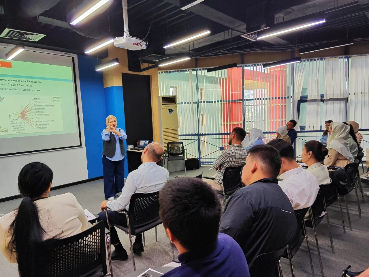 اقپاراتتىق-ءتۇسىندىرۋ توبى ءدىن تاقىرىبىن تالقىلادى