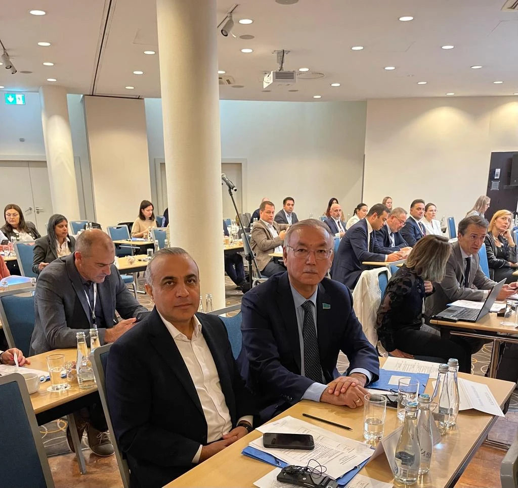 قازاقستان سەناتورى پولشانىڭ پارلامەنتتىك سايلاۋىنا باقىلاۋشى بولدى