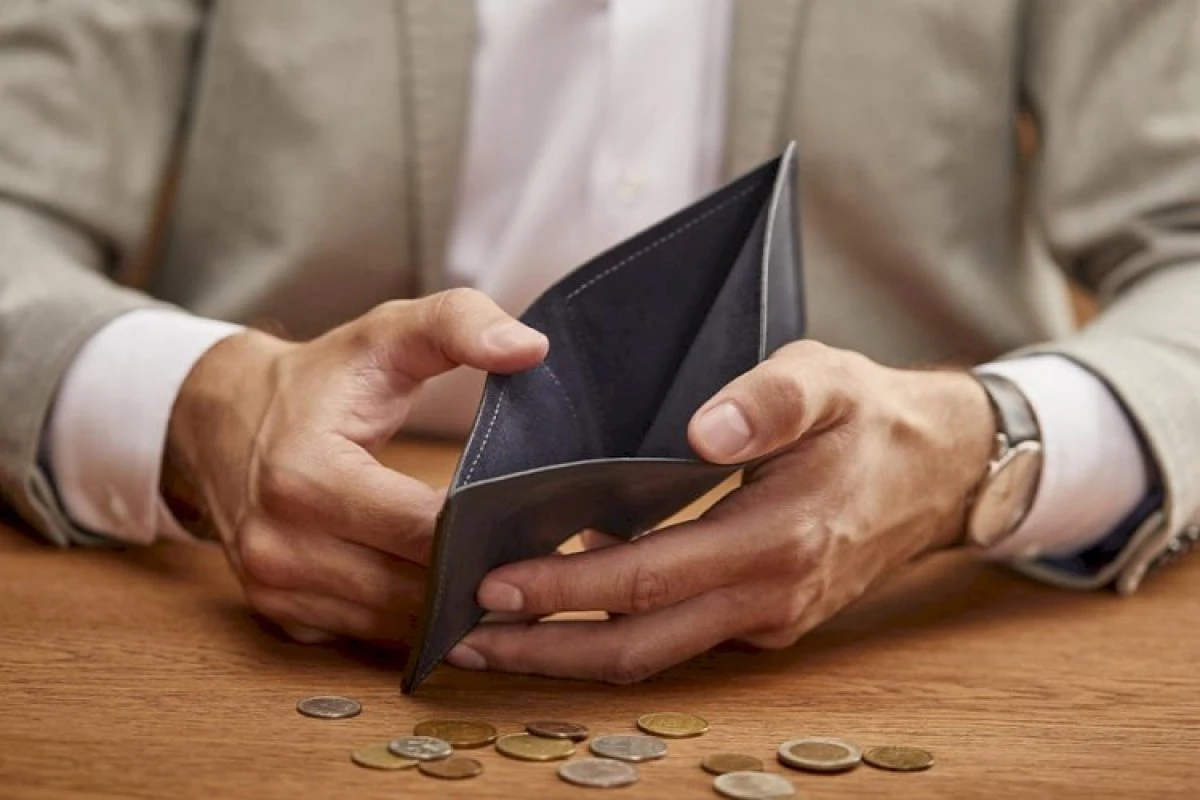 جەتى اي جالاقىعا زار قىلعان زاۋىت