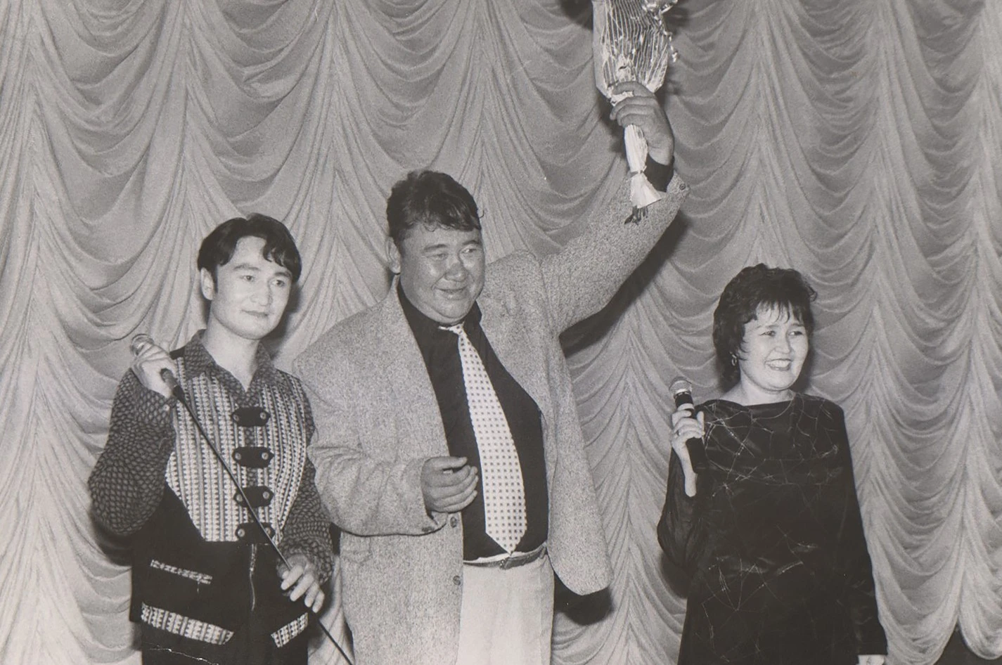 «جانىمدى ۇعار باسقا كىم؟»