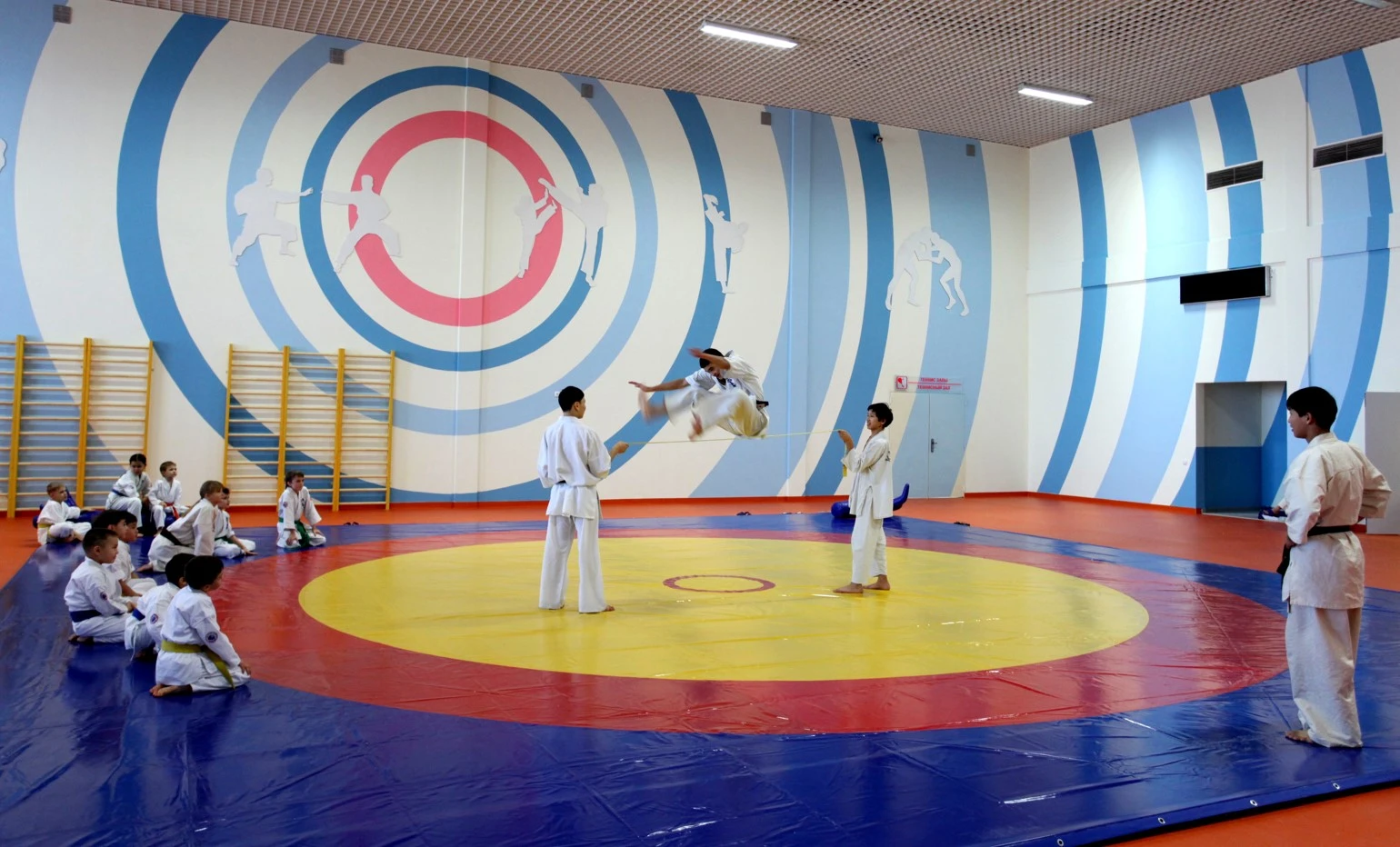 بولاشاق چەمپيوندار مەكتەبى