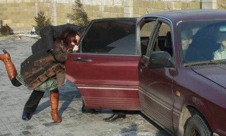 قىز الىپ قاشام دەپ, قىلمىسكەر اتاندى