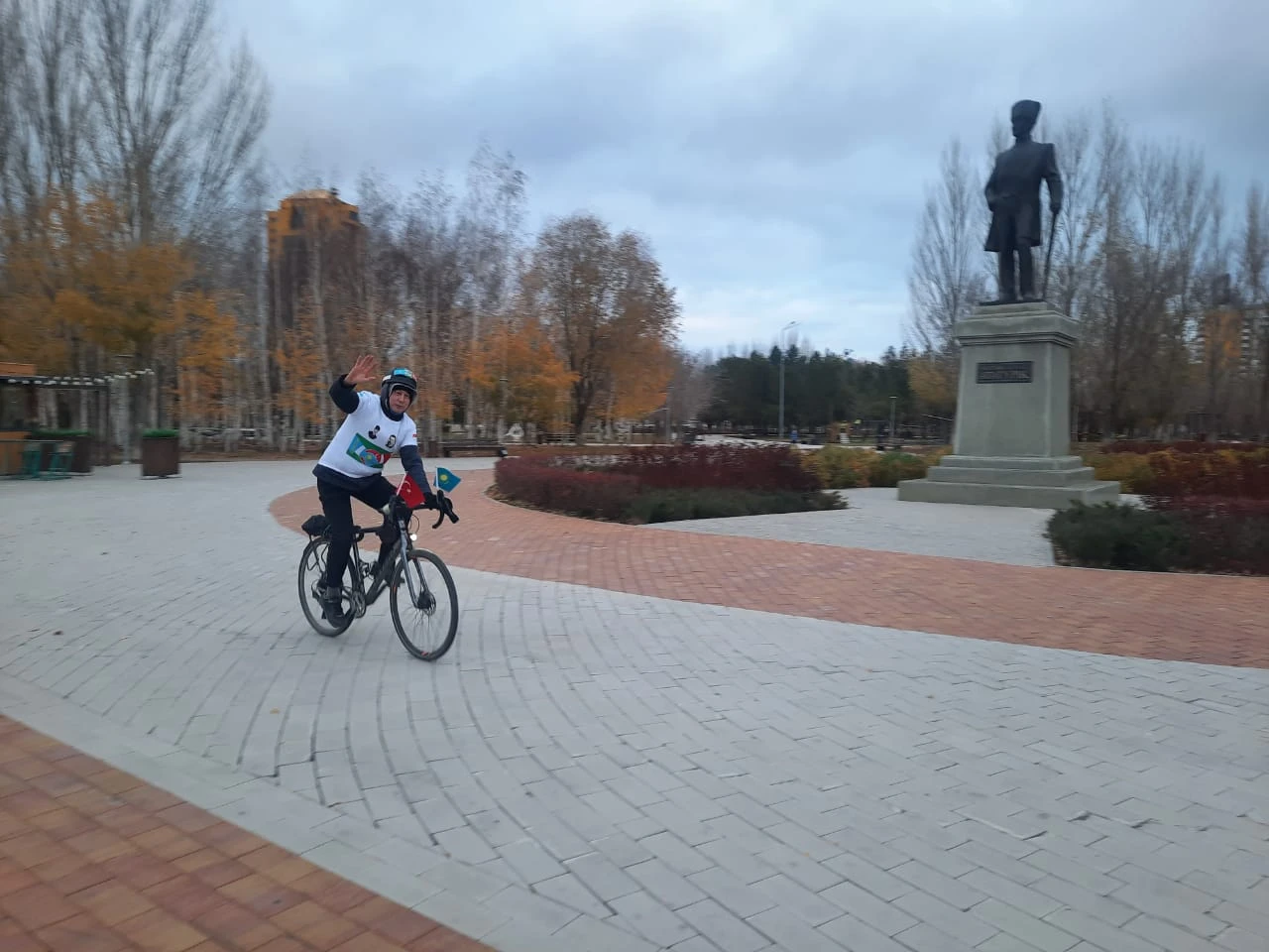 ۆەلومارافونشى رەسپۋبليكا كۇنىنە وراي 106 شاقىرىمدى 6 ساعاتتا ءجۇرىپ  ءوتتى