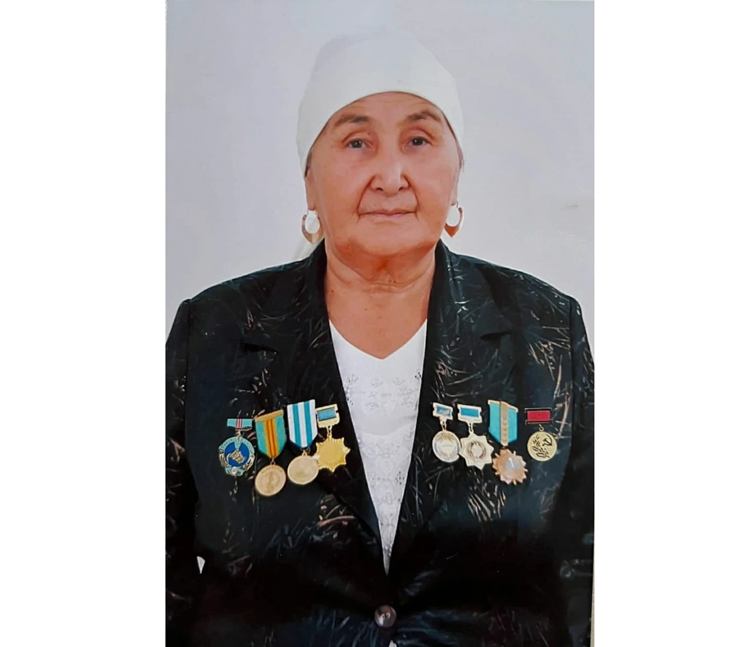 اجاركۇل الداجاروۆا, زەينەتكەر:  ەگەمەندىك دەكلاراتسياسى قىزۋ تارتىسپەن قابىلدانعان قۇجات