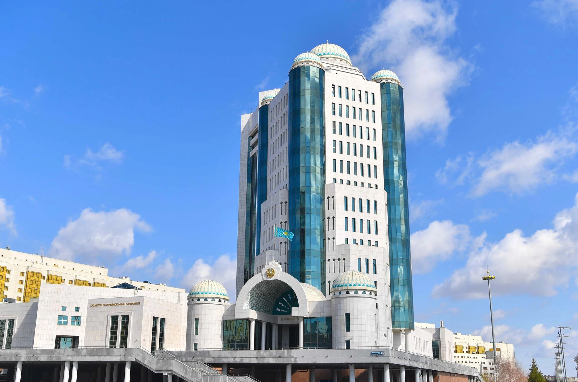 تۇراقتى كوميسسيالار وتىرىسىنا قاتىستى