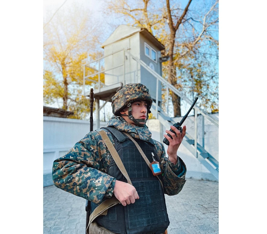 تۇرمەگە بىرنەشە سمارتفون لاقتىرماق بولعان