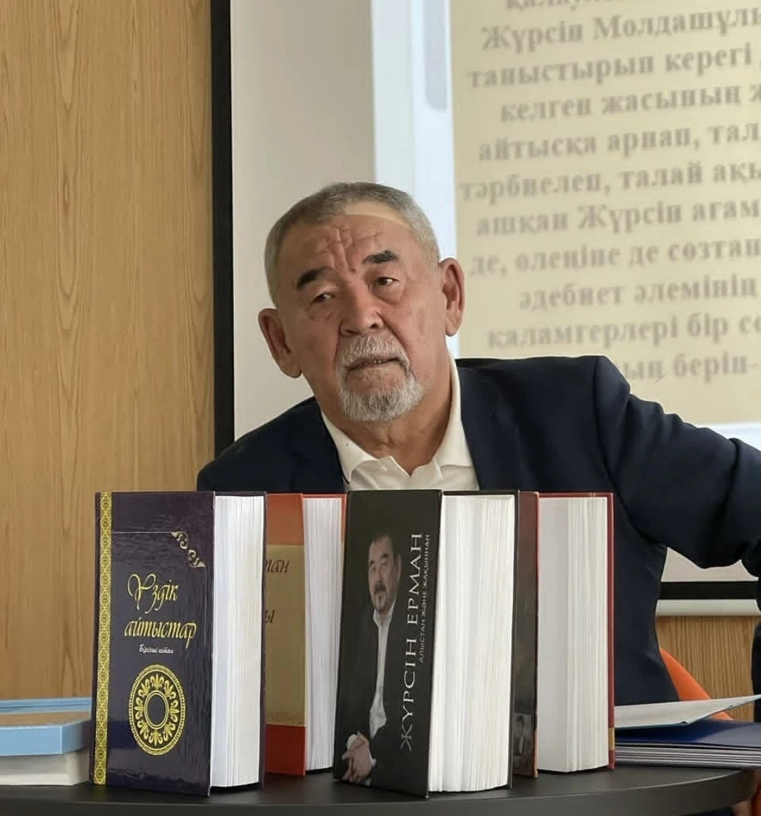 ماڭگىلىك دوسىم نەسىپبەك ايت ۇلىنىڭ قازاسى قابىرعاما قاتتى باتتى – ءجۇرسىن ەرمان