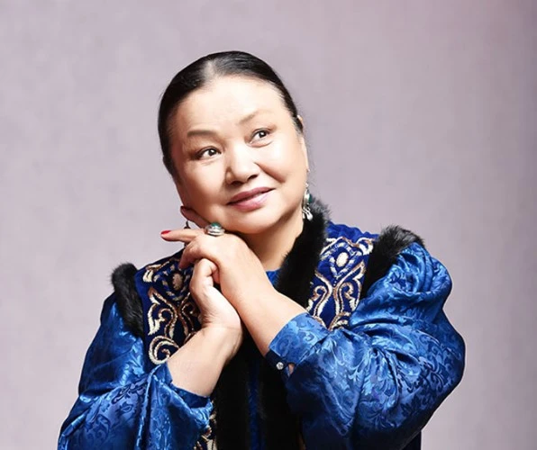 گۇلجامال قازاقباەۆا: كۇلكىمدى دە, كوز جاسىمدى دا ساحناعا ساقتايمىن