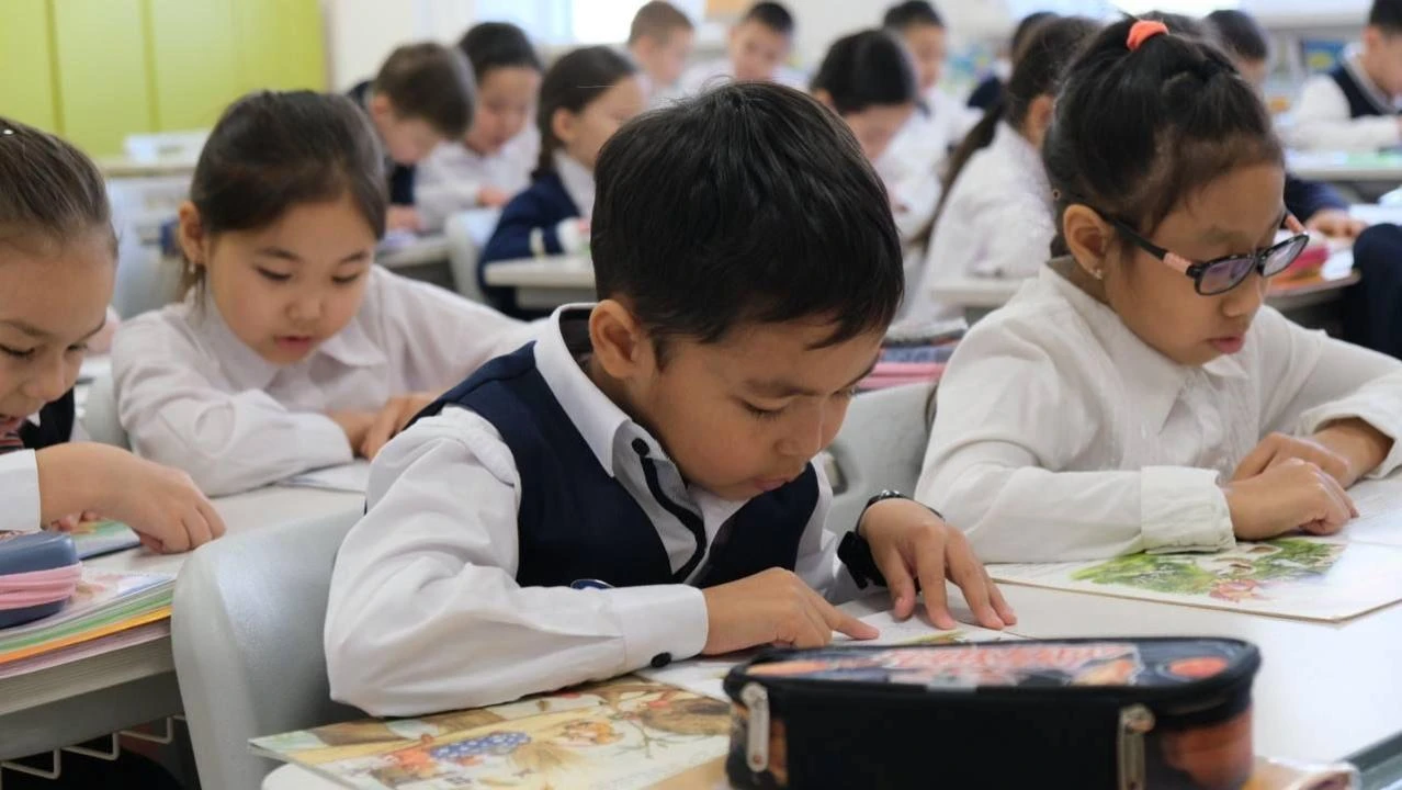 بالا كىتاپقا قالاي قىزىعادى؟