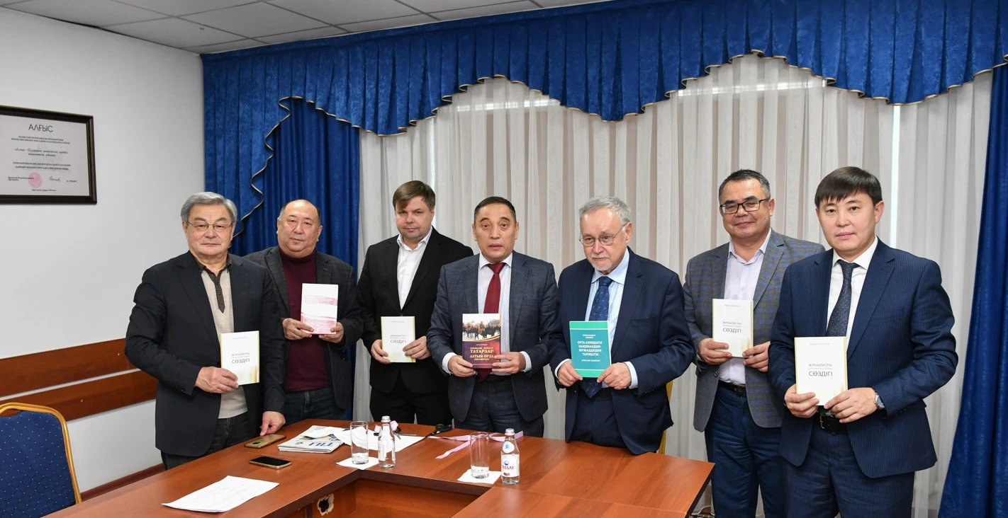 قالامگەر ەلشىنىڭ ەلەۋلى كىتابى