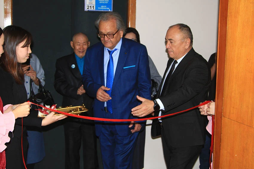 قالامگەر اتىنداعى ءدارىسحانا