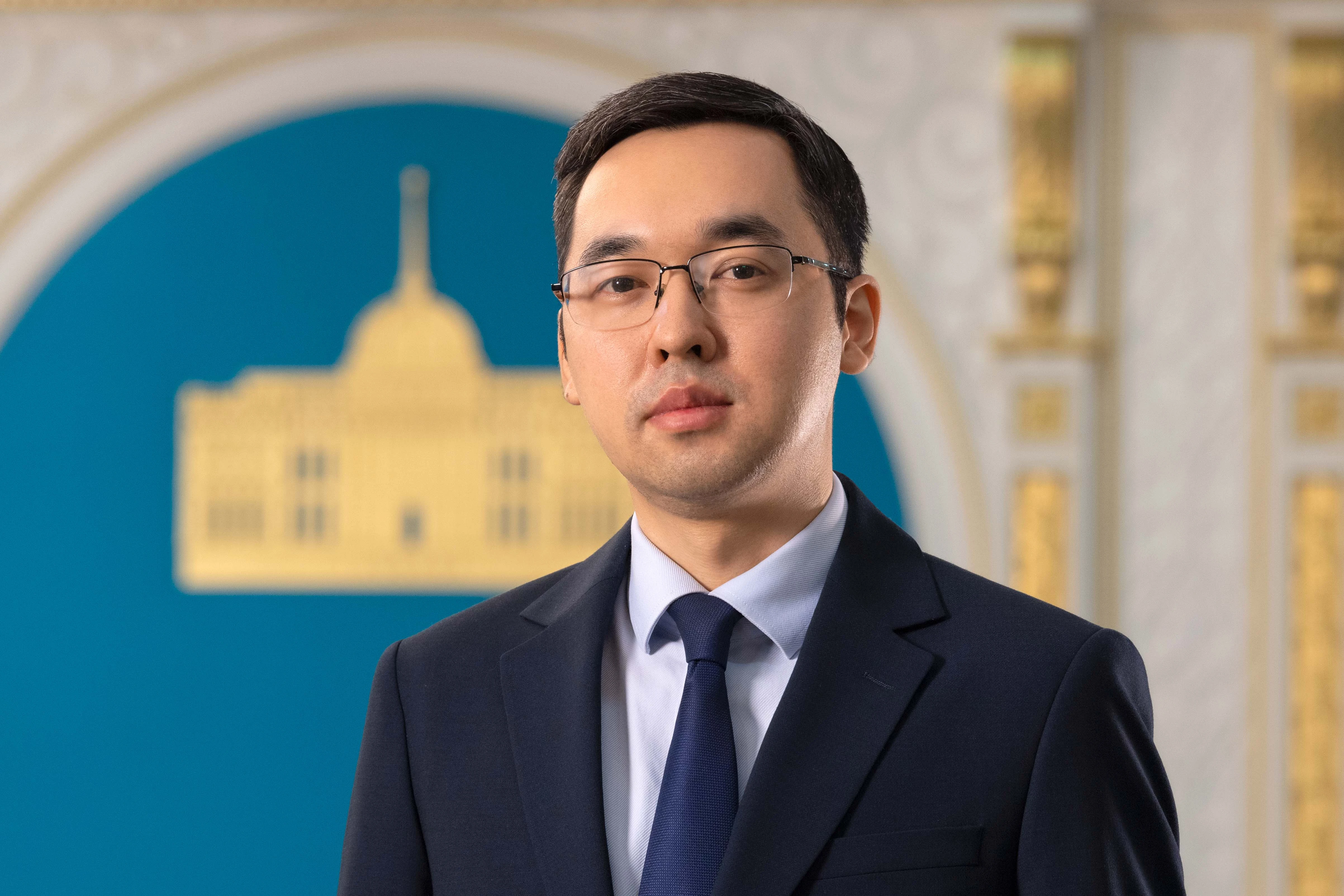 ۇيىم وكىلدەرىمەن كەزدەستى