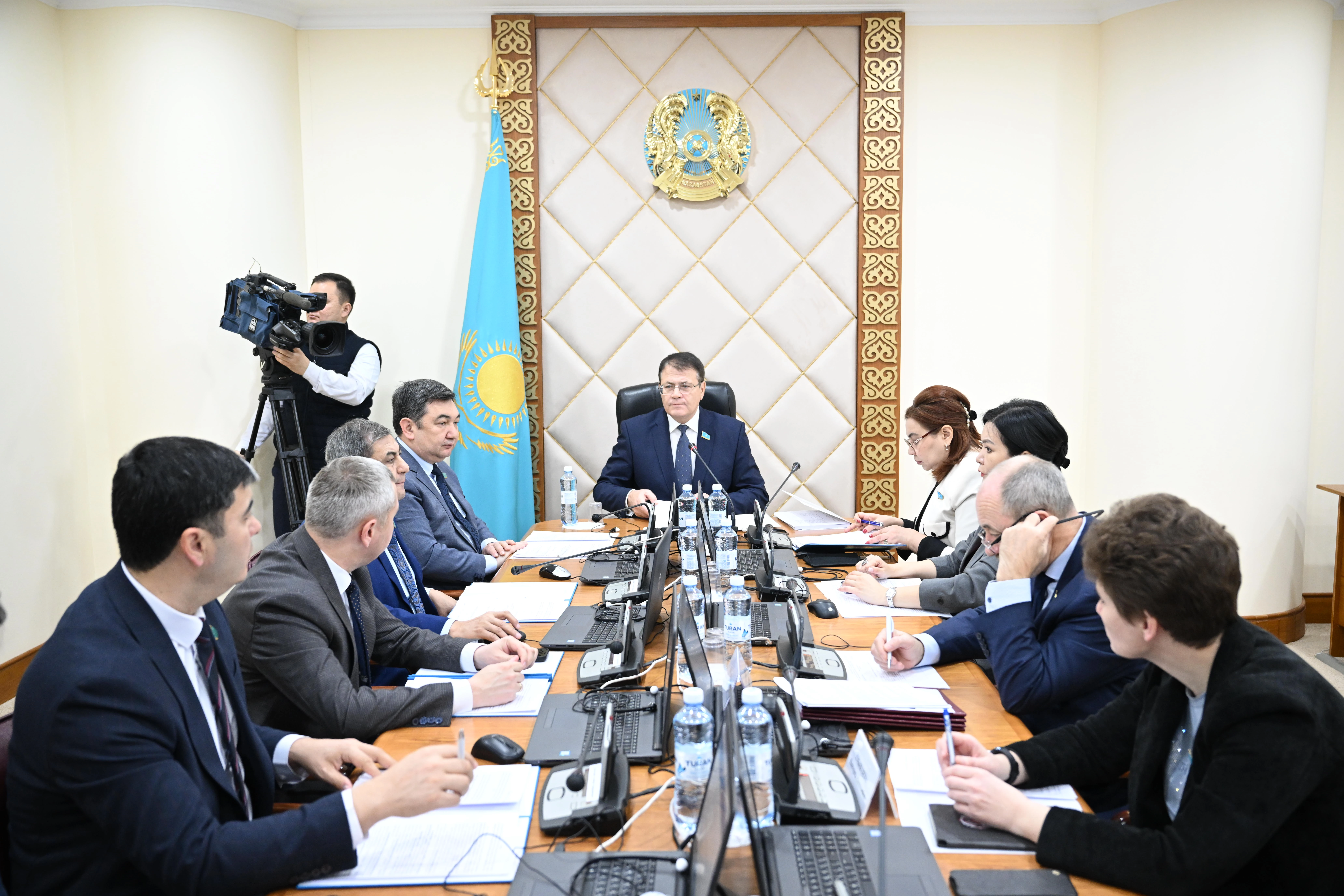 سەنات اقپاراتتىق قاۋىپسىزدىكتى تالقىلادى