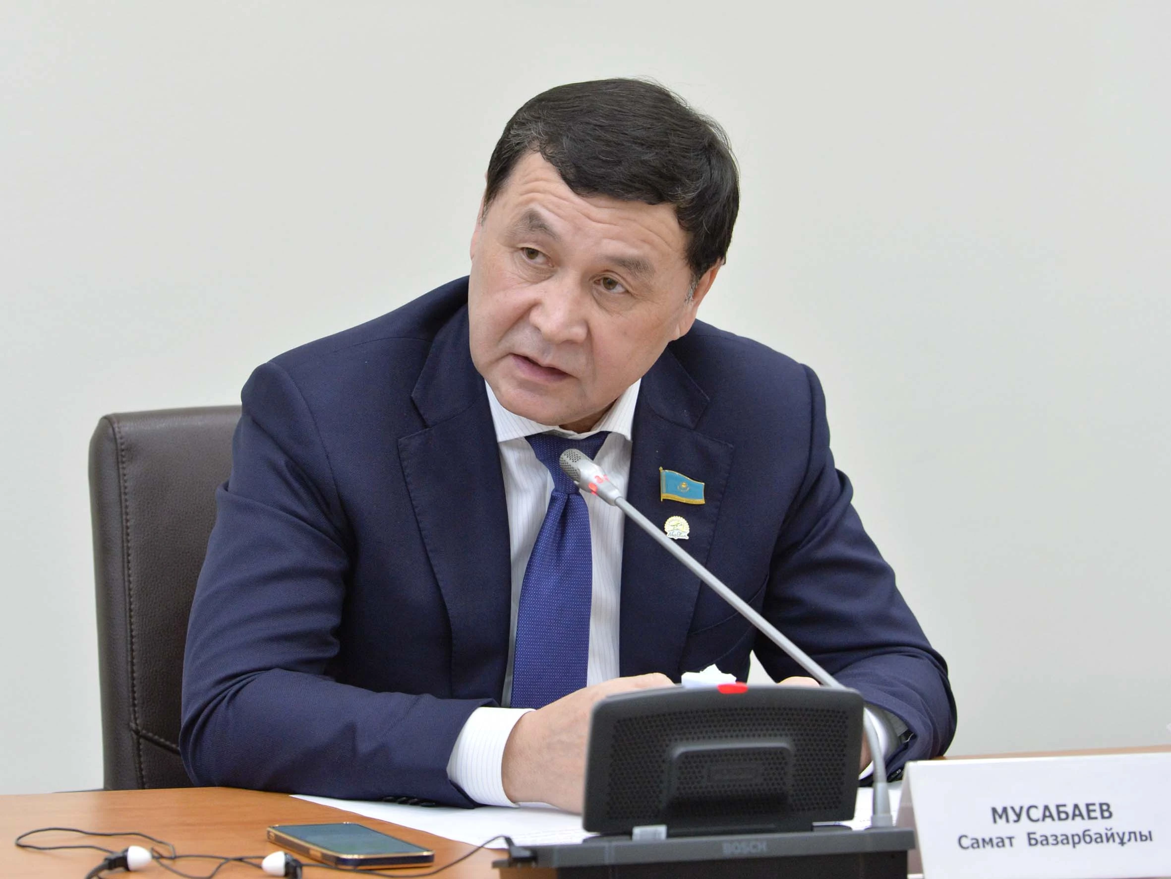 پرەزيدەنتتىڭ تاپسىرماسى دەر كەزىندە ورىندالمايدى – دەپۋتات