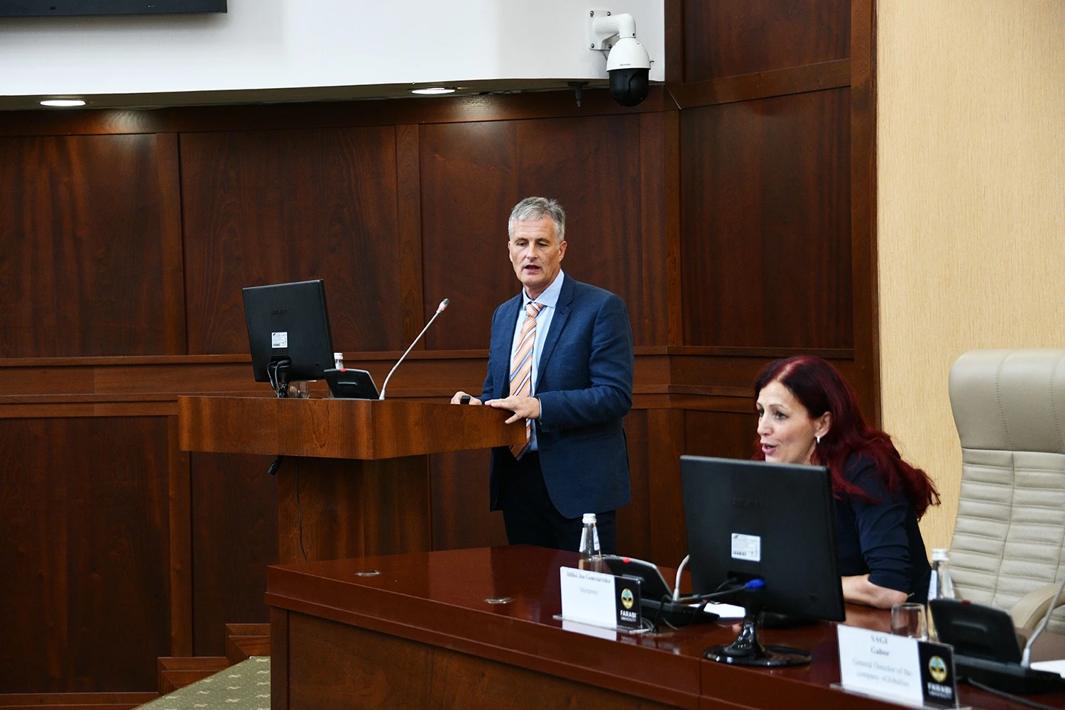 ماجارستان پروفەسسورى ەنەرگەتيكانى ينتەگراتسيالاۋ بويىنشا ءدارىس وتكىزدى