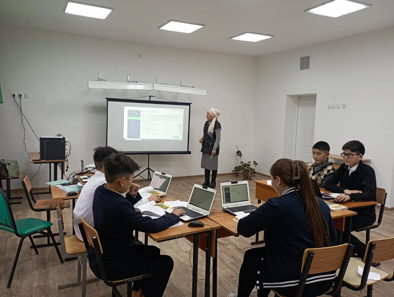 مايشۇقىر مەكتەبىنىڭ مەرەيى