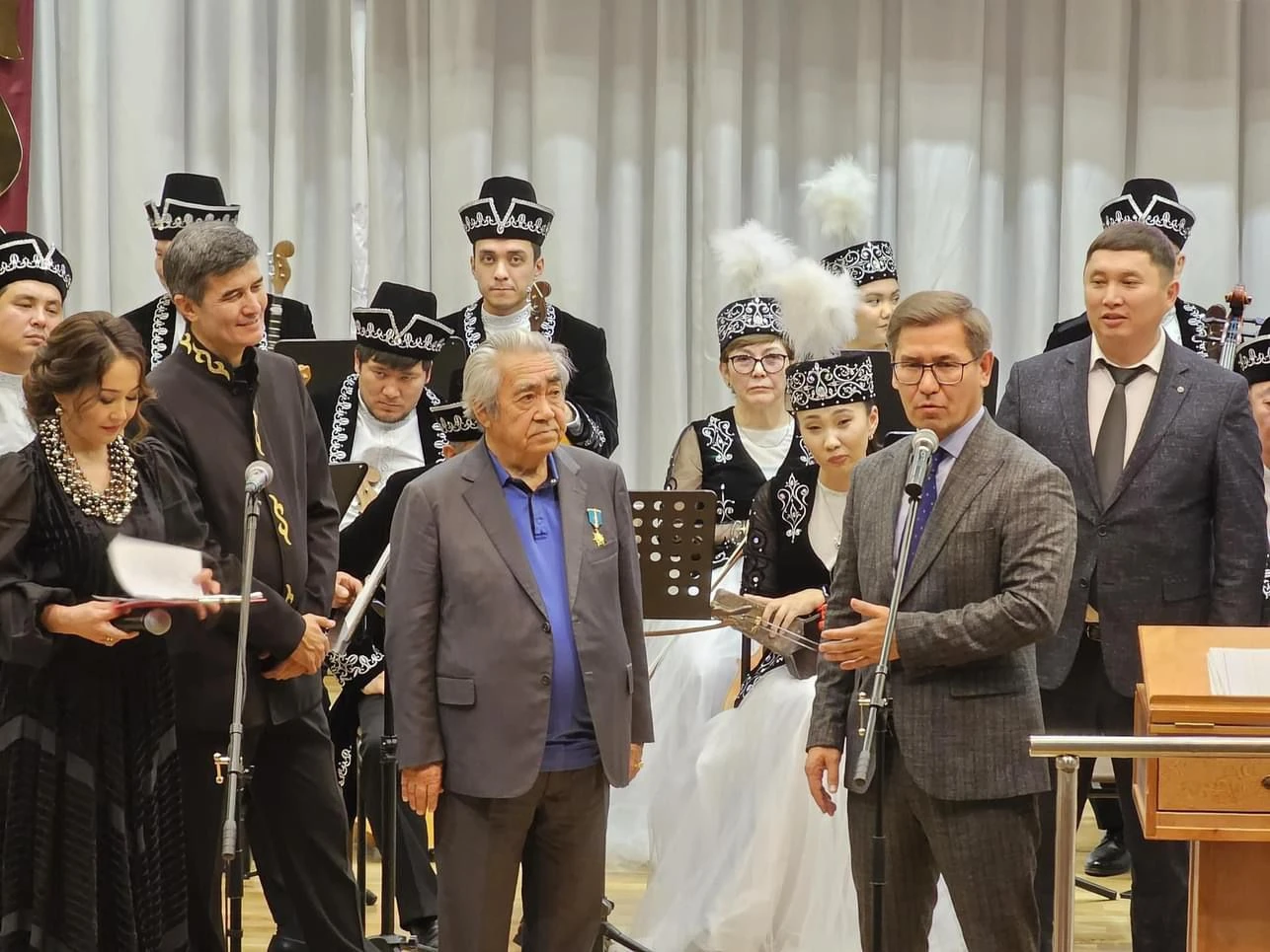 تولاعاي كەشى