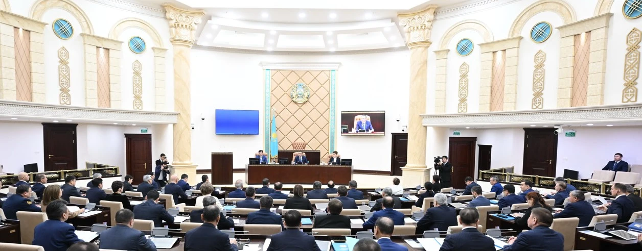 سەناتورلاردى الاڭداتقان سان ماسەلە