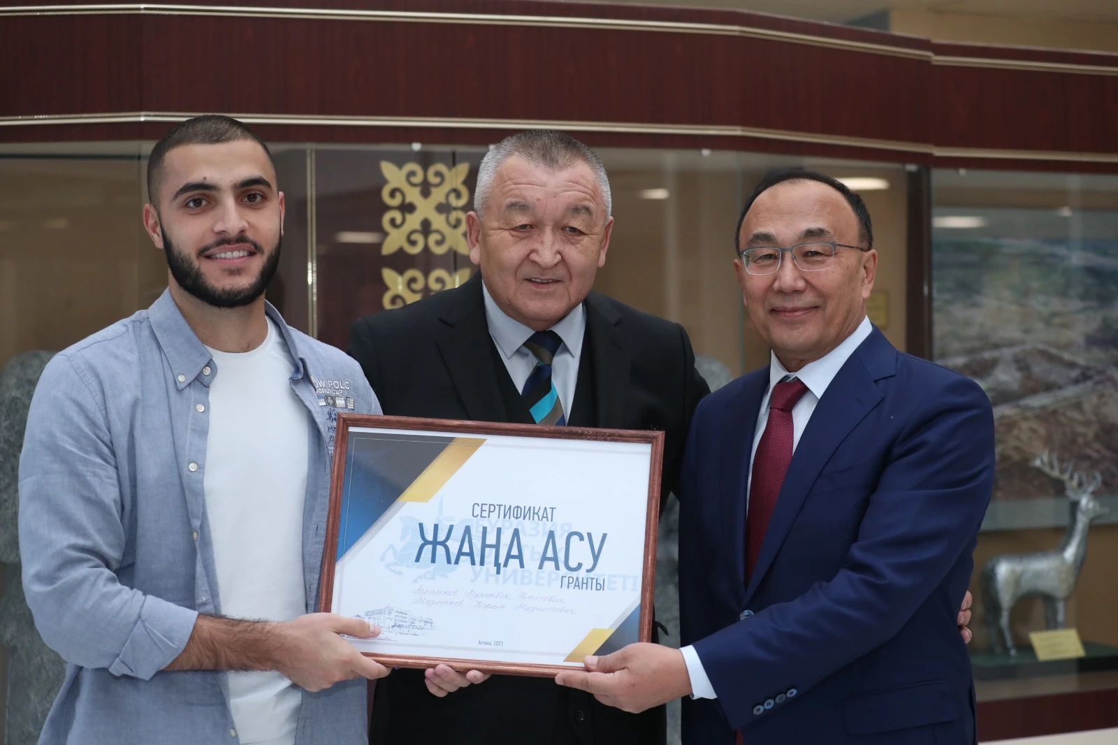 عالىمدارعا گرانت تابىستالدى