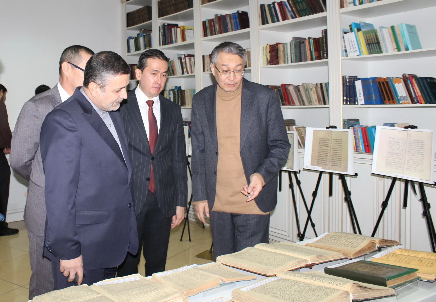 اراب-پارسى دەرەكتەرىن­­دەگى قازاق تاريحى