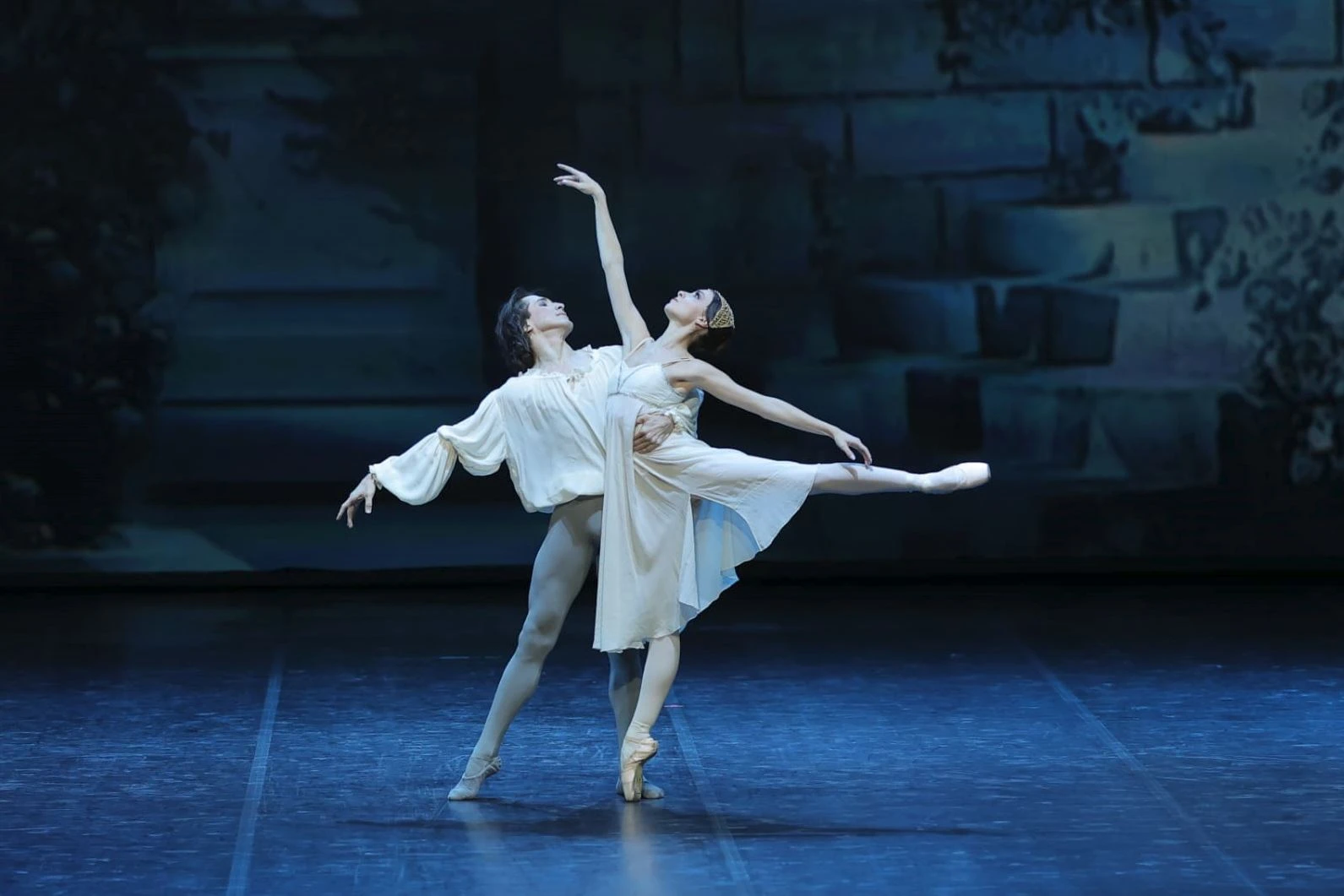 ناۋاي تەاترىنىڭ تارتۋى